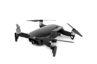 İnsansız hava aracı beyaz arka planda izole edildi. Beyaz arka planda modern FPV insansız hava aracı. Dron kuadkopteri. Hava aracı telsiz kontrolünde. Yarış, film ve eğlence için drone.