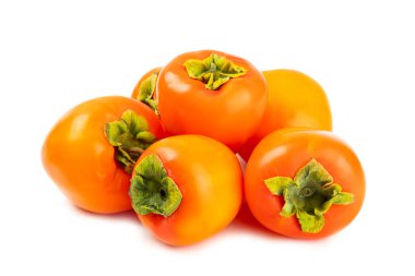 Hurma, beyaz arka planda izole edilmiş. Hurma meyvesi. Bir dilim olgun, sulu, tatlı hurma meyvesi. Vejetaryen. Meyve bahçesi. Yakın plan..