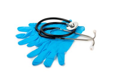 Beyaz arka planda izole edilmiş tıbbi nitril eldivenler. Cerrahi lateks eldivenler. Lastik eldiven üretimi. Doktor ya da hemşire koruyucu eldiven takıyor. Tıp konsepti. Kısırlık, koruma.