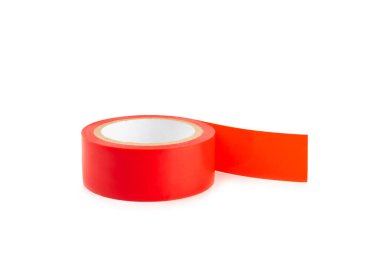 Beyaz arka planda izole edilmiş bant. Farklı renkte izolasyon bantları. Yalıtım bandı. İnşaat aletleri. Elektrikçi aletleri. Bir parça selobant..