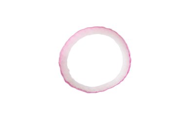 Shallot soğanı beyaz arka planda izole edilmiş. Soğan dilimi. Soğan halkaları. Taze kırmızı soğan. Doğal, taze, vejetaryen yiyecekler. Tarım ürünleri. Sağlıklı beslenme. Sebzeler. Çiftçi pazarı..