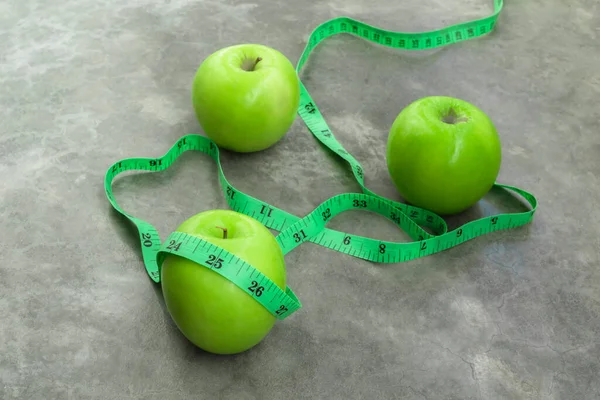 Measure Tape Green Apple Stone Background Close Healthy Food Concept — 图库照片