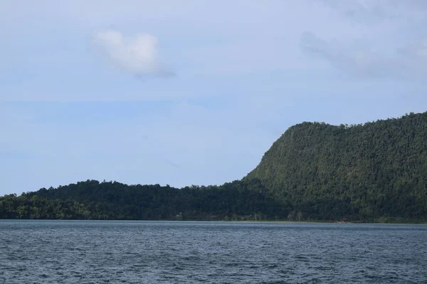 印度尼西亚巴布亚美丽的大自然 印度尼西亚最北部的省 海滩和森林 — 图库照片