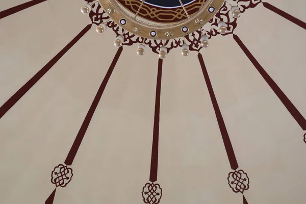 Camideki Süslemeler Odanın Güzelliğini Artırıyor — Stok fotoğraf