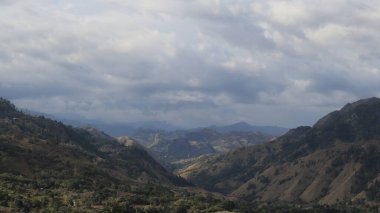 Enrekang Endonezya 'nın yol kenarındaki panorama fotoğrafı..