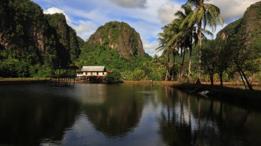 Rammang-Rammang turistik bölgesinde doğal manzara, gün boyunca güzel manzaralar. Endonezya karst bölgesi