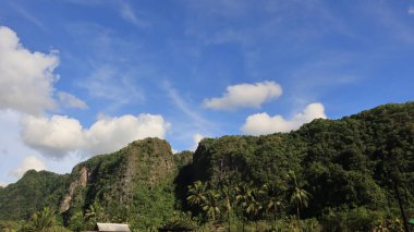 Rammang-Rammang turistik bölgesinde doğal manzara, gün boyunca güzel manzaralar. Endonezya karst bölgesi