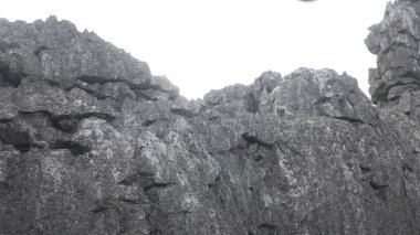 Maros ve Pangkep Regencies, Güney Sulawesi 'deki karst kümeleri Çin' den sonra dünyanın en güzel ikinci karst bölgeleridir..