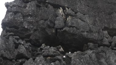 Maros ve Pangkep Regencies, Güney Sulawesi 'deki karst kümeleri Çin' den sonra dünyanın en güzel ikinci karst bölgeleridir..