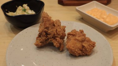 Masada ızgara ton balığı.