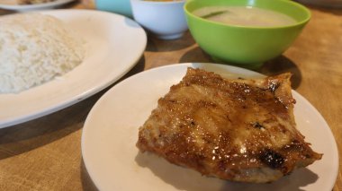 Masada ızgara ton balığı.