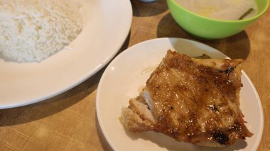 Masada ızgara ton balığı.