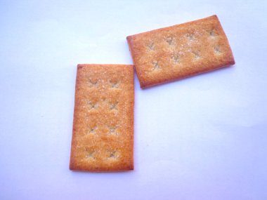 2 bisküvi şeker parçacıkları izole edilmiş beyaz arkaplan.