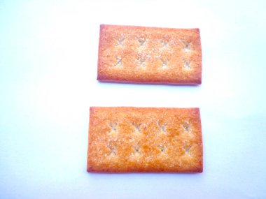 2 bisküvi şeker parçacıkları izole edilmiş beyaz arkaplan.