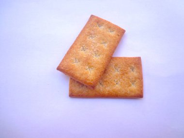 2 bisküvi şeker parçacıkları izole edilmiş beyaz arkaplan.