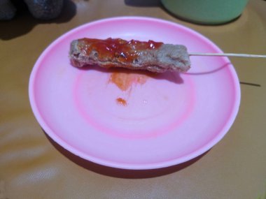 Sempol, Endonezya 'da tavuk, baharat ve yumurtadan yapılan bir aperatiftir..