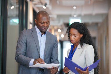 İş adamlarının buluşma, planlama ve stratejisi 