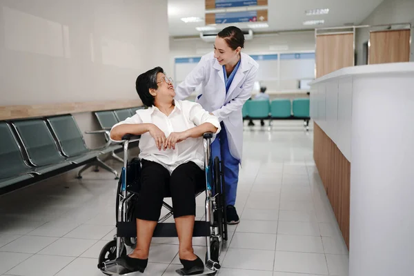 Sağlık Sağlık Hizmetleri Hastanenin Ameliyat Öncesi Odası Hemşire Odası Hasta — Stok fotoğraf