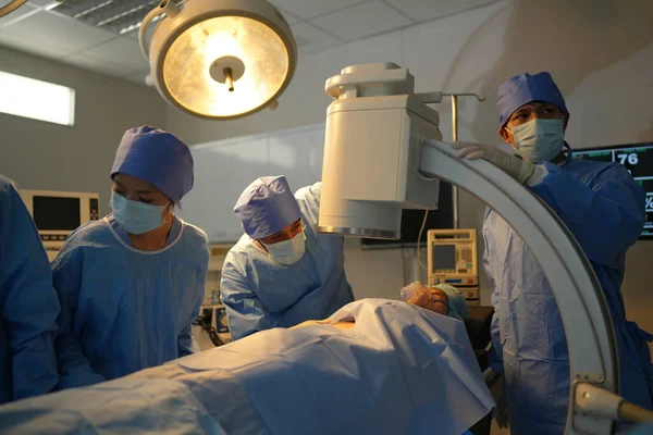 Surgeons Working Operating Room — Stock Photo, Image