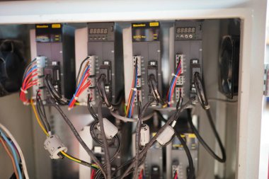 Bilgi teknolojileri bilgisayar ağları, telekomünikasyon kabloları.