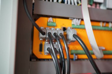 Bilgi teknolojileri bilgisayar ağları, telekomünikasyon kabloları.