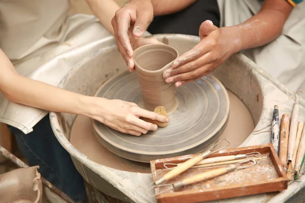 Making Ceramic Pottery Wheel Hands Close — Stock Photo, Image