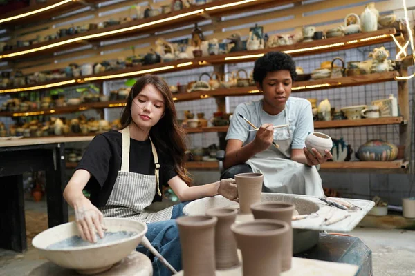 Woman Freelance Business Hobby Woman Making Ceramic Pottery — Stock Photo, Image