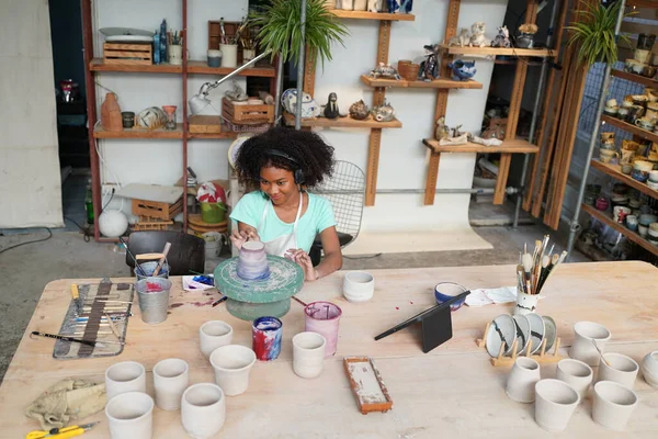 Jeune Fille Afro Atelier Poterie Propriétaire Entreprise — Photo