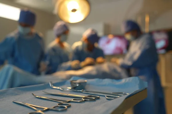Ameliyathane Içinde Cerrahi Aletler — Stok fotoğraf