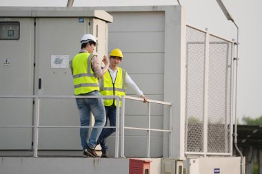 Güneş paneli, fotovoltaik, alternatif elektrik kaynağı - sürdürülebilir kaynaklar kavramı.