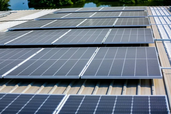 Teknik Solceller Solceller Taket Fabriken Underhåll Solkraftverk Till Innovation Grön — Stockfoto