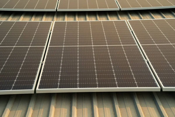 Tecnologia Células Solares Telhado Fábrica Manutenção Usina Energia Solar Energia — Fotografia de Stock