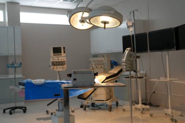 Boş ameliyathanede. Tıp ve sağlık hizmetleri kavramı