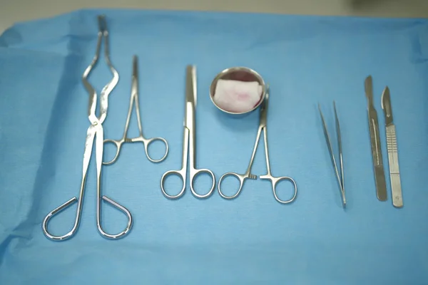 Ameliyathane Içinde Cerrahi Aletler — Stok fotoğraf