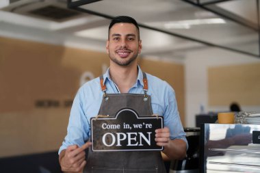 Modern küçük işletme, başlangıç. İş yerindeki kafenin sahibi.