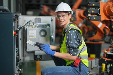 Robotik Silah Mühendisi Yapay Zeka, Programlama Geliştirme Teknolojisi yazılımı ile ekipmanları kontrol ediyor