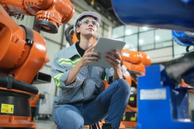 Robotik Silah Mühendisi Yapay Zeka, Programlama Geliştirme Teknolojisi yazılımı ile ekipmanları kontrol ediyor