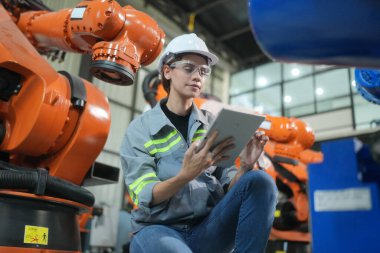 Robotik Silah Mühendisi Yapay Zeka, Programlama Geliştirme Teknolojisi yazılımı ile cihazları kontrol et