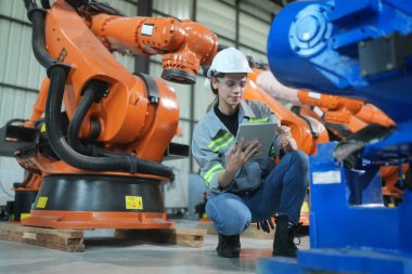 Robotik Silah Mühendisi Yapay Zeka, Programlama Geliştirme Teknolojisi yazılımı ile ekipmanları kontrol ediyor