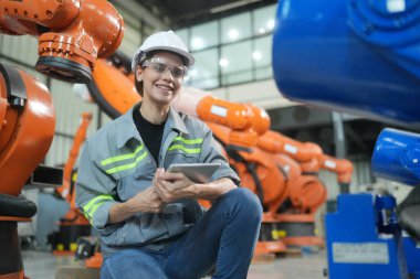 Robotik Silah Mühendisi Yapay Zeka, Programlama Geliştirme Teknolojisi yazılımı ile cihazları kontrol et