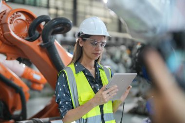 Robotik Silah Mühendisi Yapay Zeka, Programlama Geliştirme Teknolojisi yazılımı ile cihazları kontrol et