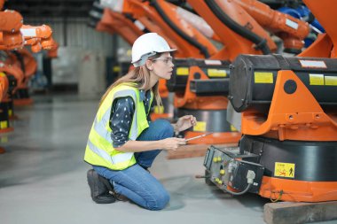 Robotik Silah Mühendisi Yapay Zeka, Programlama Geliştirme Teknolojisi yazılımı ile ekipmanları kontrol ediyor