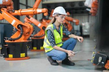 Robotik Silah Mühendisi Yapay Zeka, Programlama Geliştirme Teknolojisi yazılımı ile ekipmanları kontrol ediyor