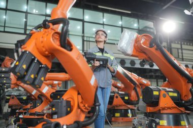 Robotik Silah Mühendisi Yapay Zeka, Programlama Geliştirme Teknolojisi yazılımı ile cihazları kontrol et