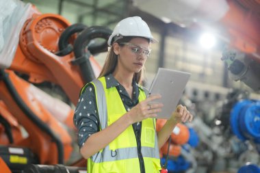 Robotik Silah Mühendisi Yapay Zeka, Programlama Geliştirme Teknolojisi yazılımı ile ekipmanları kontrol ediyor