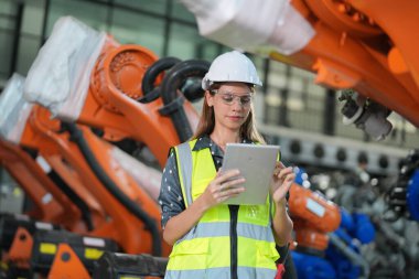 Robotik Silah Mühendisi Yapay Zeka, Programlama Geliştirme Teknolojisi yazılımı ile cihazları kontrol et