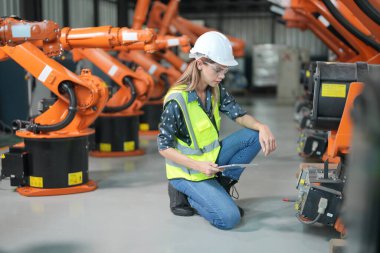 Robotik Silah Mühendisi Yapay Zeka, Programlama Geliştirme Teknolojisi yazılımı ile ekipmanları kontrol ediyor