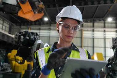 Robotik Silah Mühendisi Yapay Zeka, Programlama Geliştirme Teknolojisi yazılımı ile cihazları kontrol et