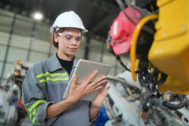 Robotik Silah Mühendisi Yapay Zeka, Programlama Geliştirme Teknolojisi yazılımı ile cihazları kontrol et