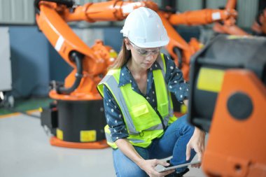 Robotik Silah Mühendisi Yapay Zeka, Programlama Geliştirme Teknolojisi yazılımı ile ekipmanları kontrol ediyor